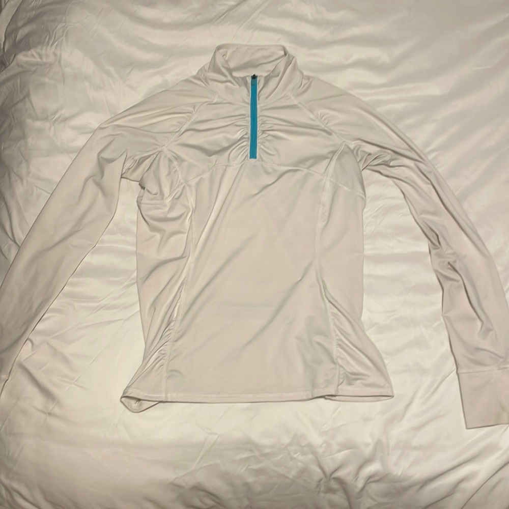 Tight white athleta workout shirt